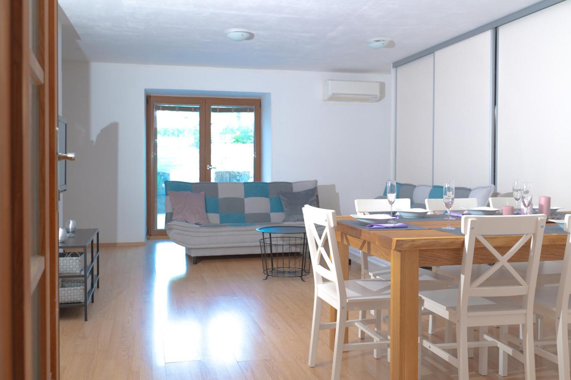 Apartment 205 Dekani